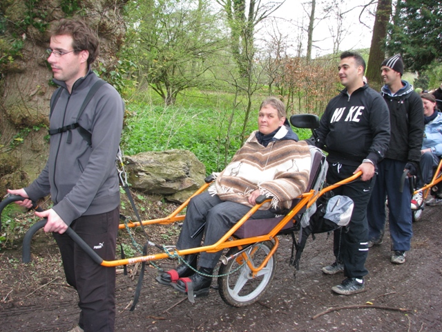 randonnée sportive avec joëlettes, Hotton, 2012